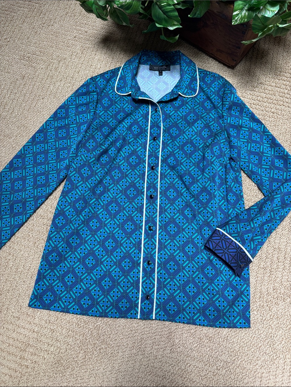 ST. JOHN  Blue Geometric Print silk Blouse